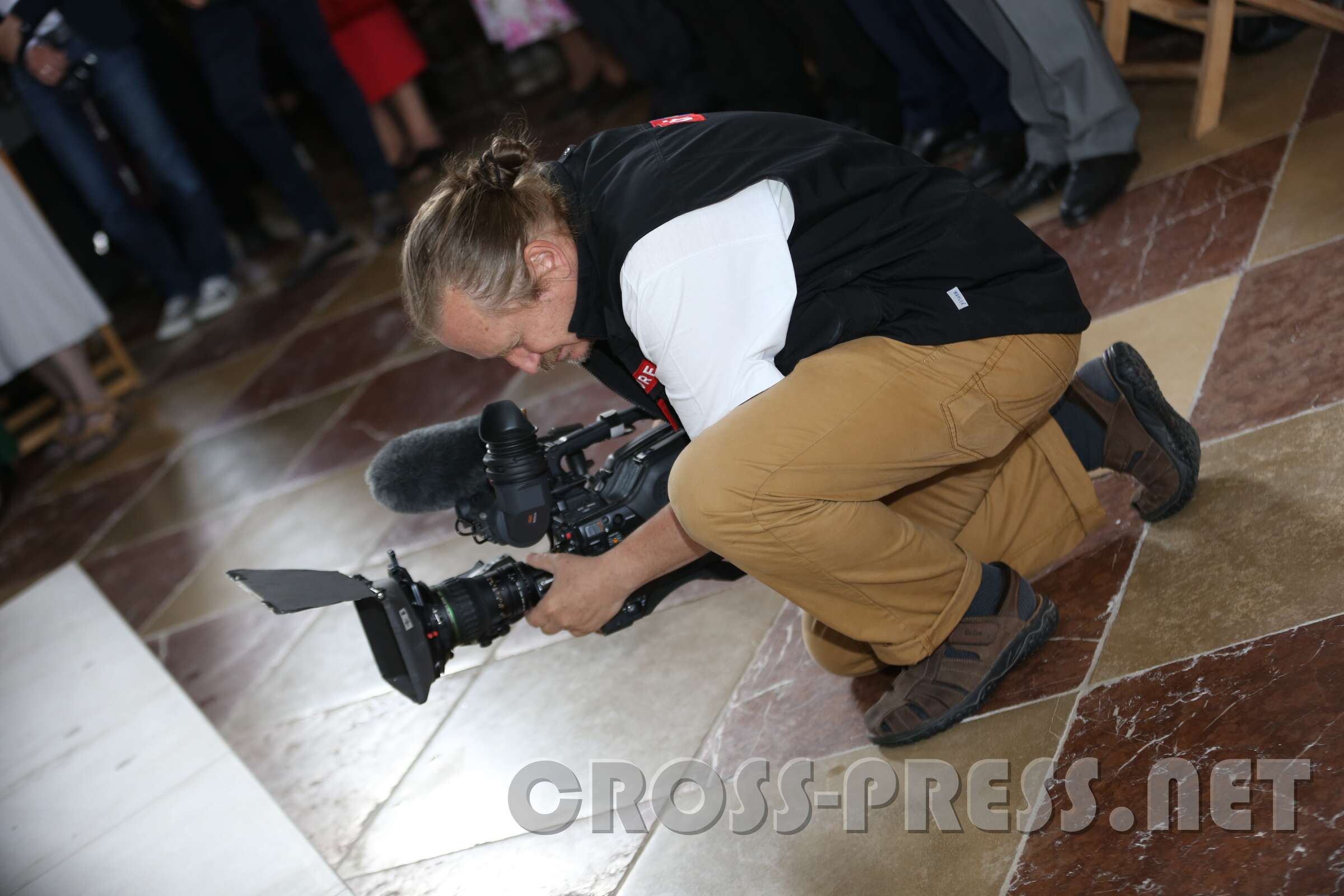 Altarweihe mit Nuntius Zurbriggen 