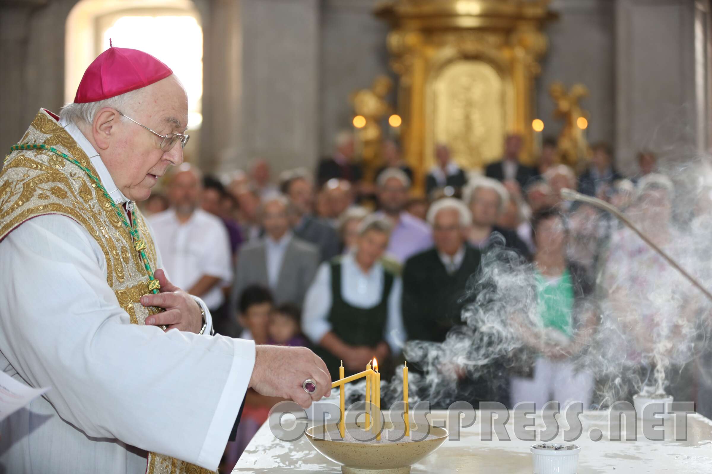 Altarweihe mit Nuntius Zurbriggen 