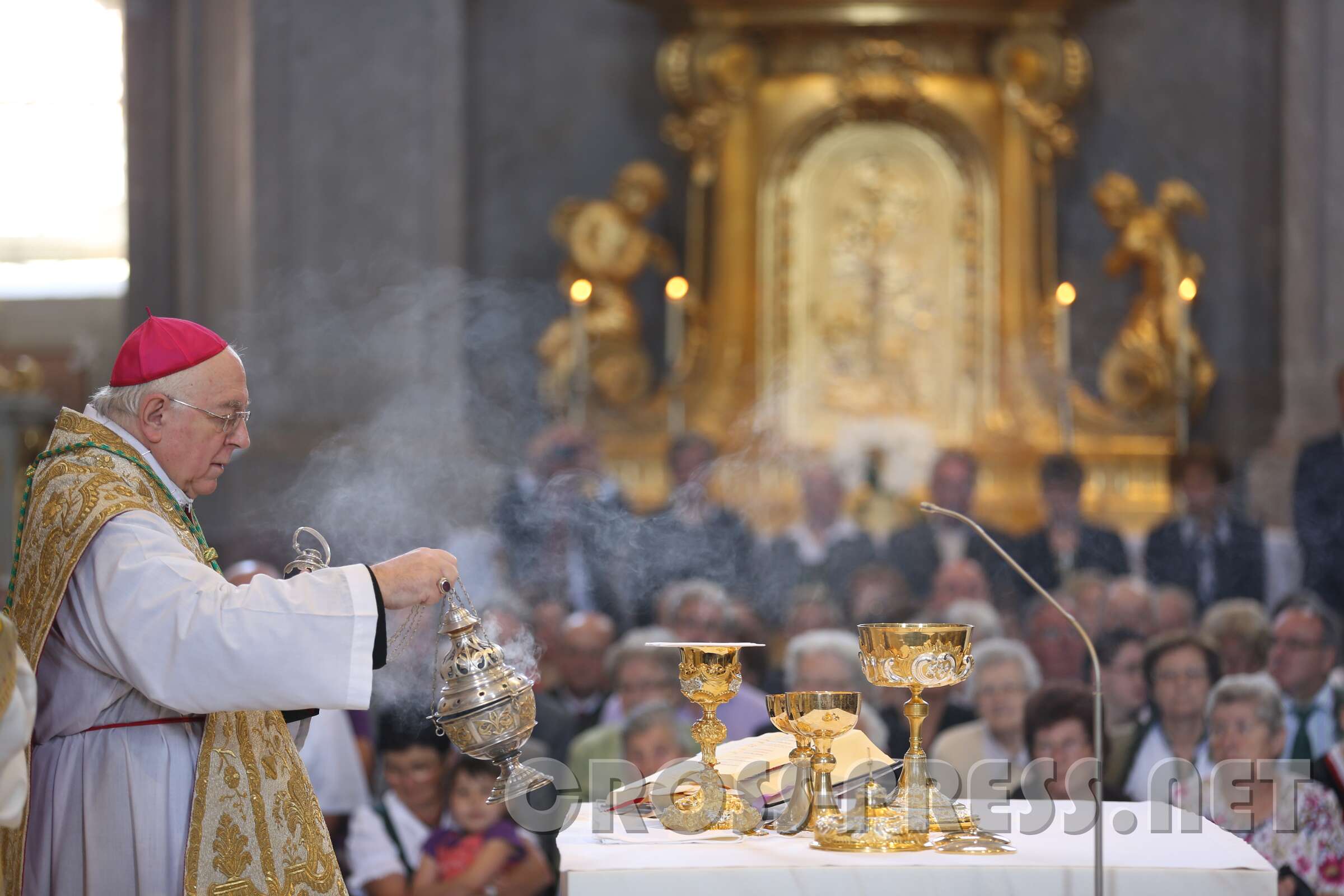 Altarweihe mit Nuntius Zurbriggen 