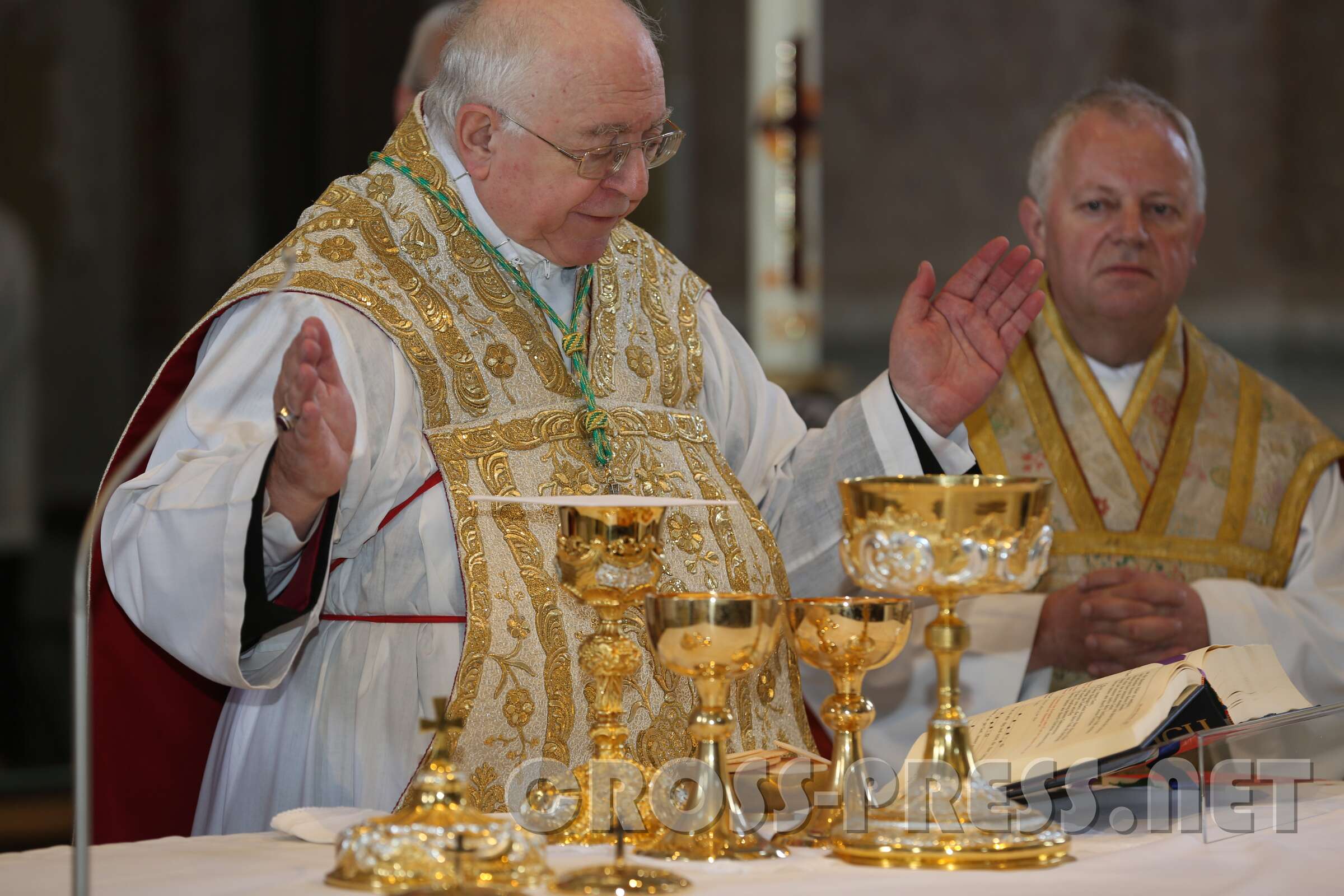 Altarweihe mit Nuntius Zurbriggen 