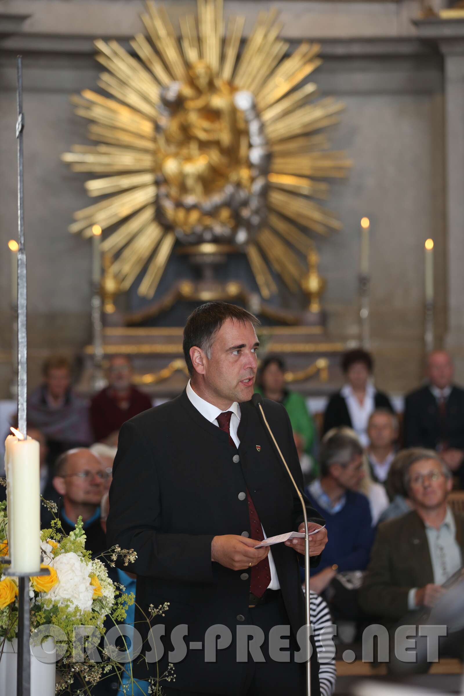 Altarweihe mit Nuntius Zurbriggen Thomas Raidl, der Bürgermeister von Rosenau am Sonntagberg, bei seiner Dankesrede.